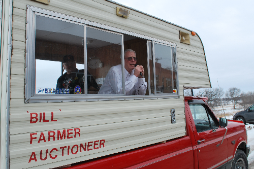 Announcer_Bill_Farmer